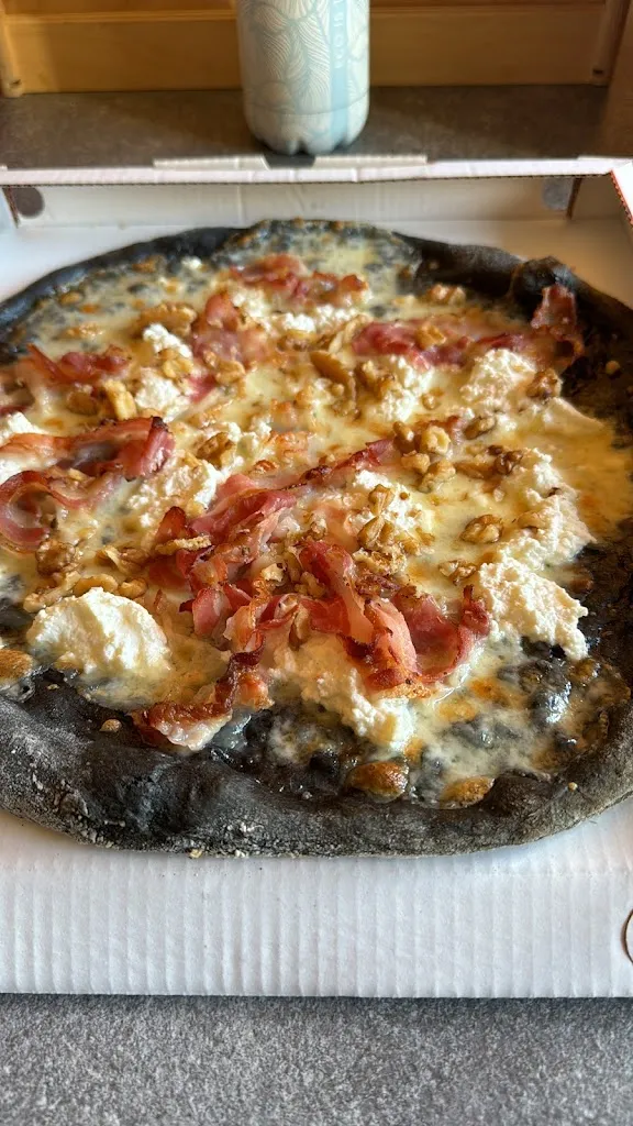 Camilla Carradore_PizzaRock_Casalzuigno_review