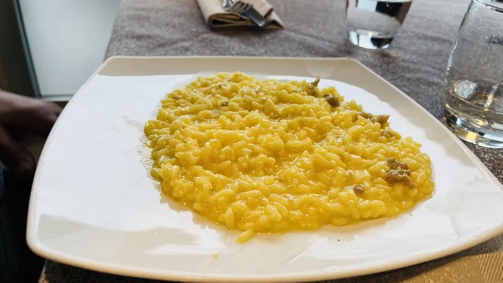 Al Solito Posto_Casarile_slider_image_3