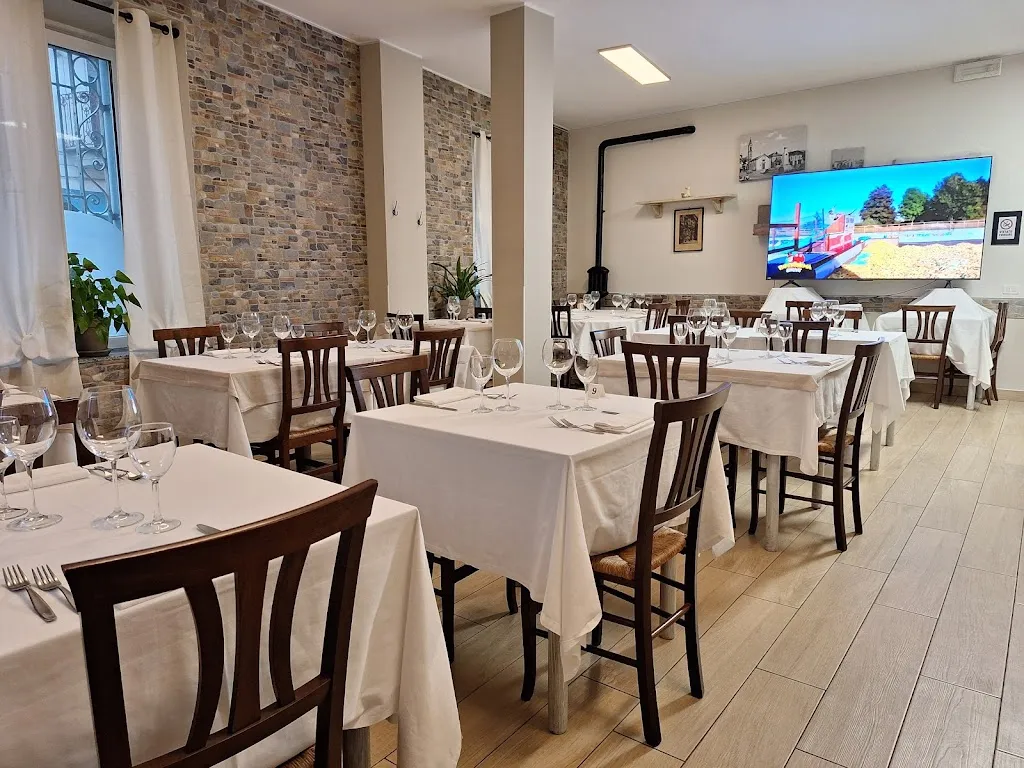 Trattoria Le Aie Lacchiarella_Casarile_slider_image_1