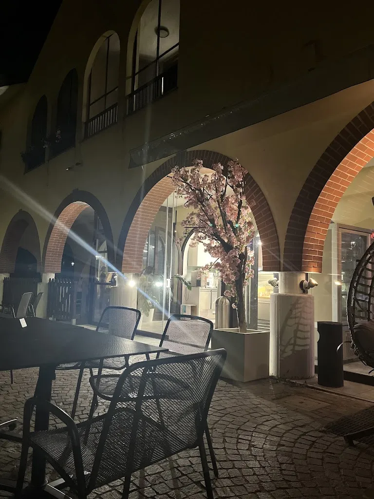 A CIRASA gelateria restaurant in Casarile