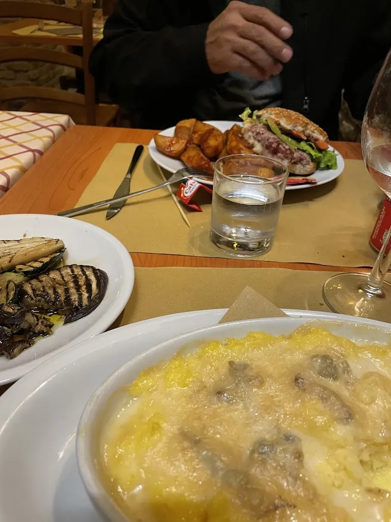 Nelly_Pignatta Pub & Restaurant_Casarile_review