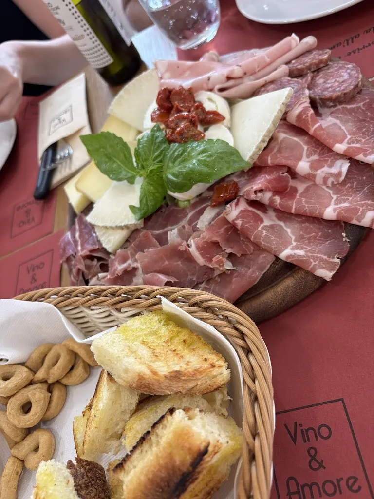 Natasha Lindsay_Vino & Amore_Alberobello_Bewertung