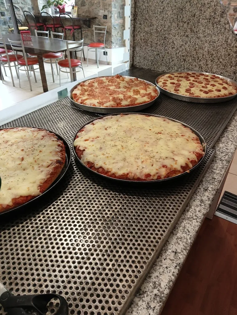 Pizzeria La Capricciosa da Manuel_Casazza_slider_image_2