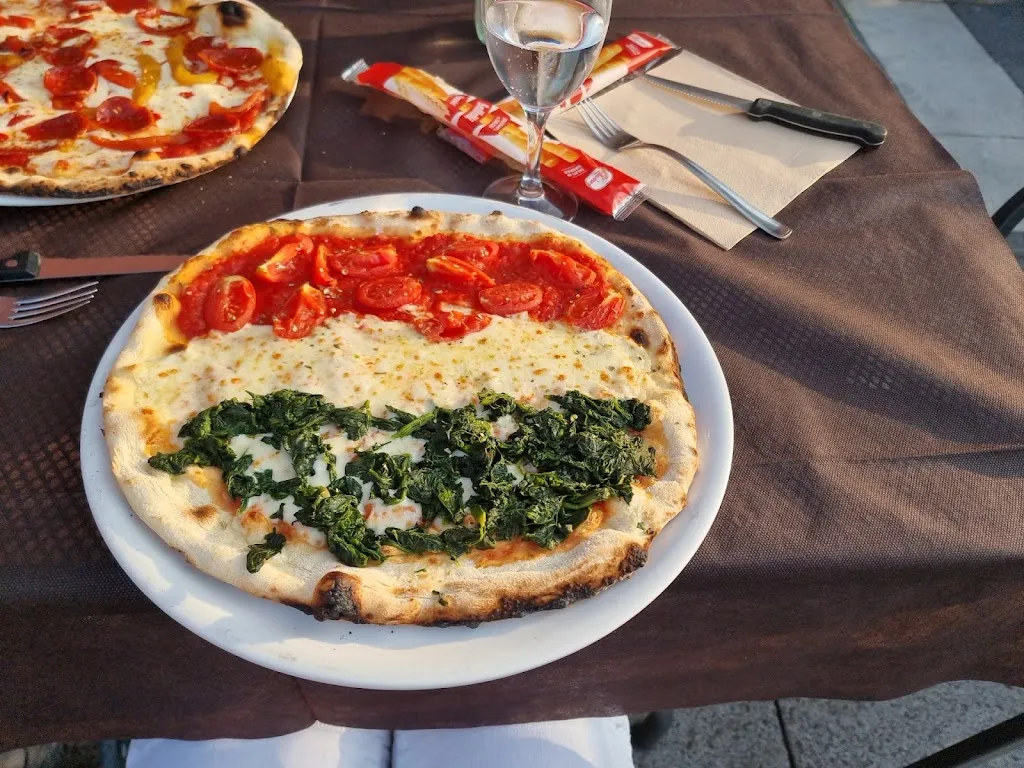 Bar Pizzeria Corona Di Valenti Roberto_Casazza_slider_image_3