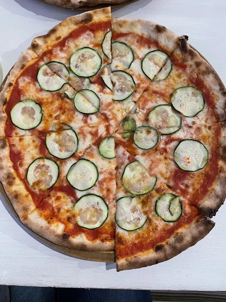 Emily Draper_La Boutique Della Pizza_Cascina Elisa_review