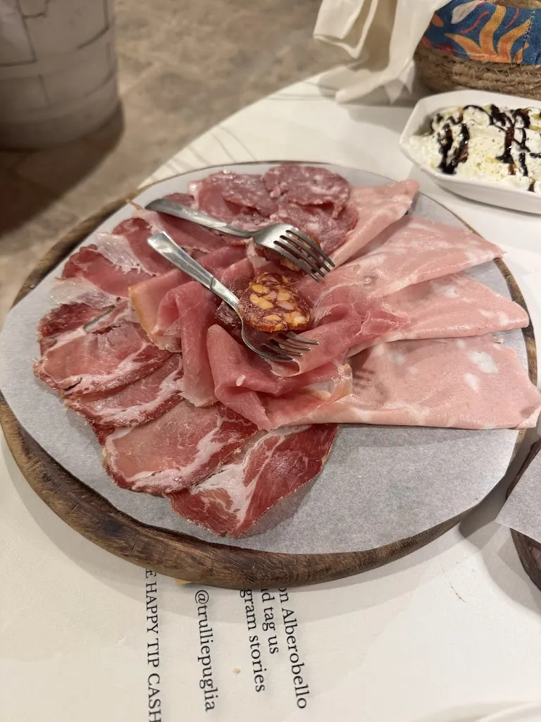 ΑΝΤΩΝΗΣ ΒΑΦΕΙΑΔΗΣ_Trulli e Puglia Wine Bar_Alberobello_review