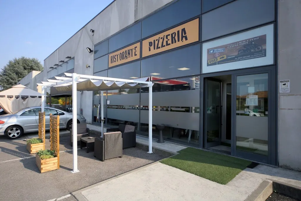 Ristorante Pizzeria On The Road restaurant in Casalpusterlengo
