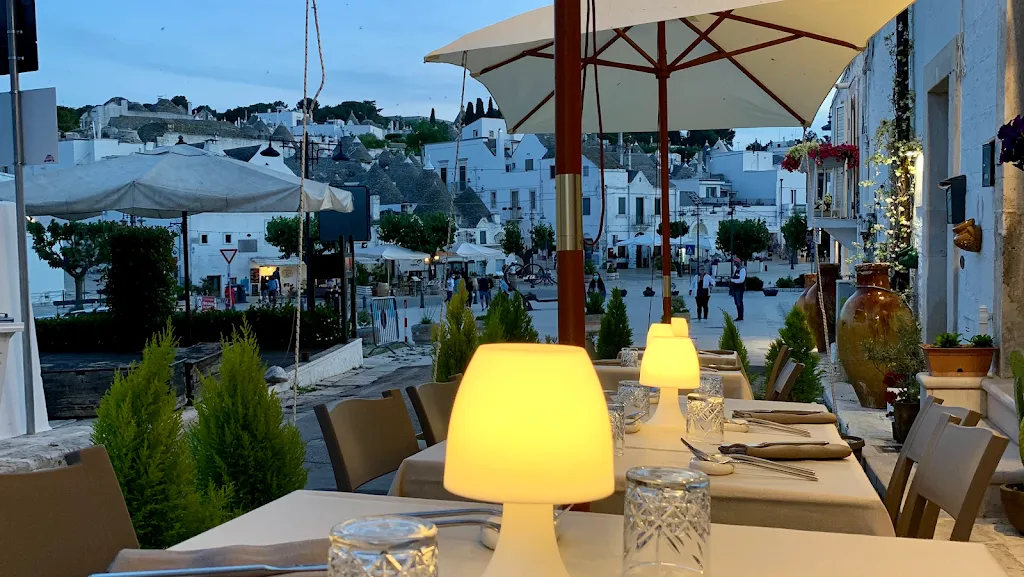 Favola in Tavola Ristorante Cucina & Vini_Alberobello_slider_image_1