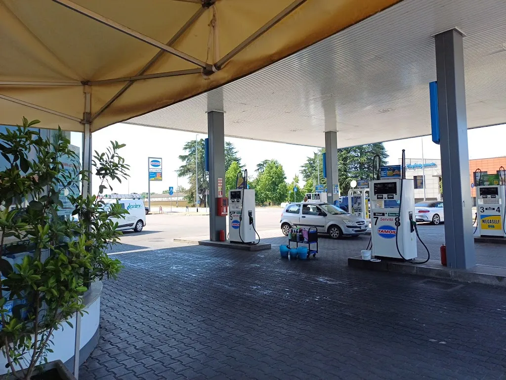 Tamoil_Casalpusterlengo_slider_image_2