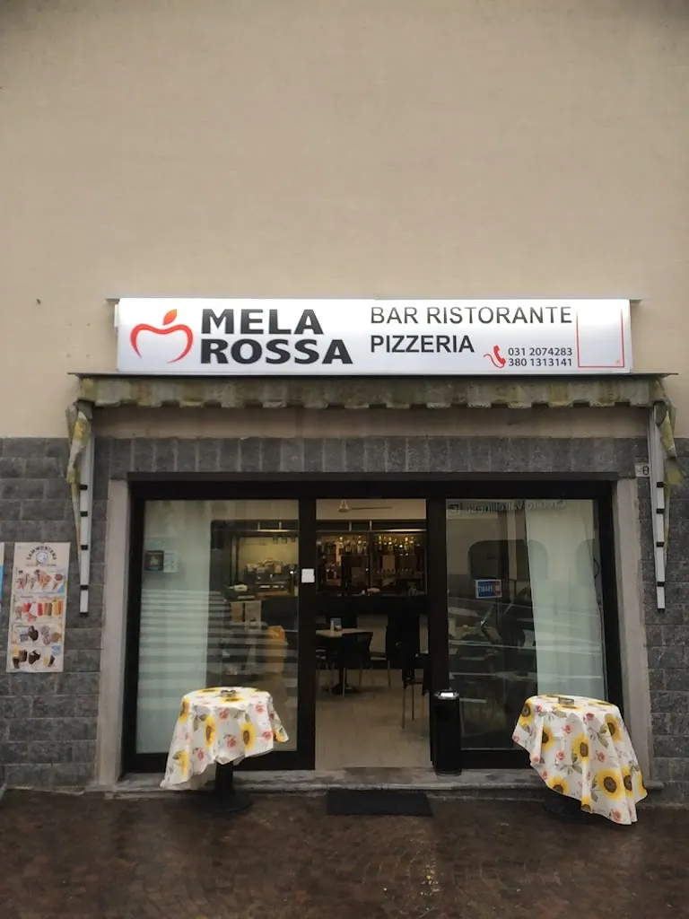Mela Rossa restaurant in Casnate Con Bernate