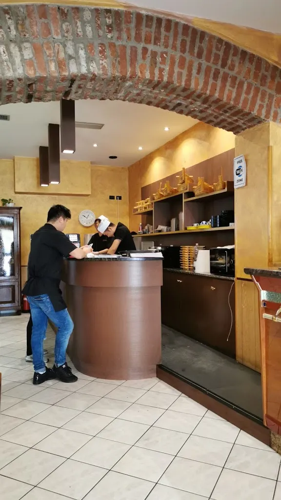 Madame “La Rue”_La Muraglia_Casorate Primo_review