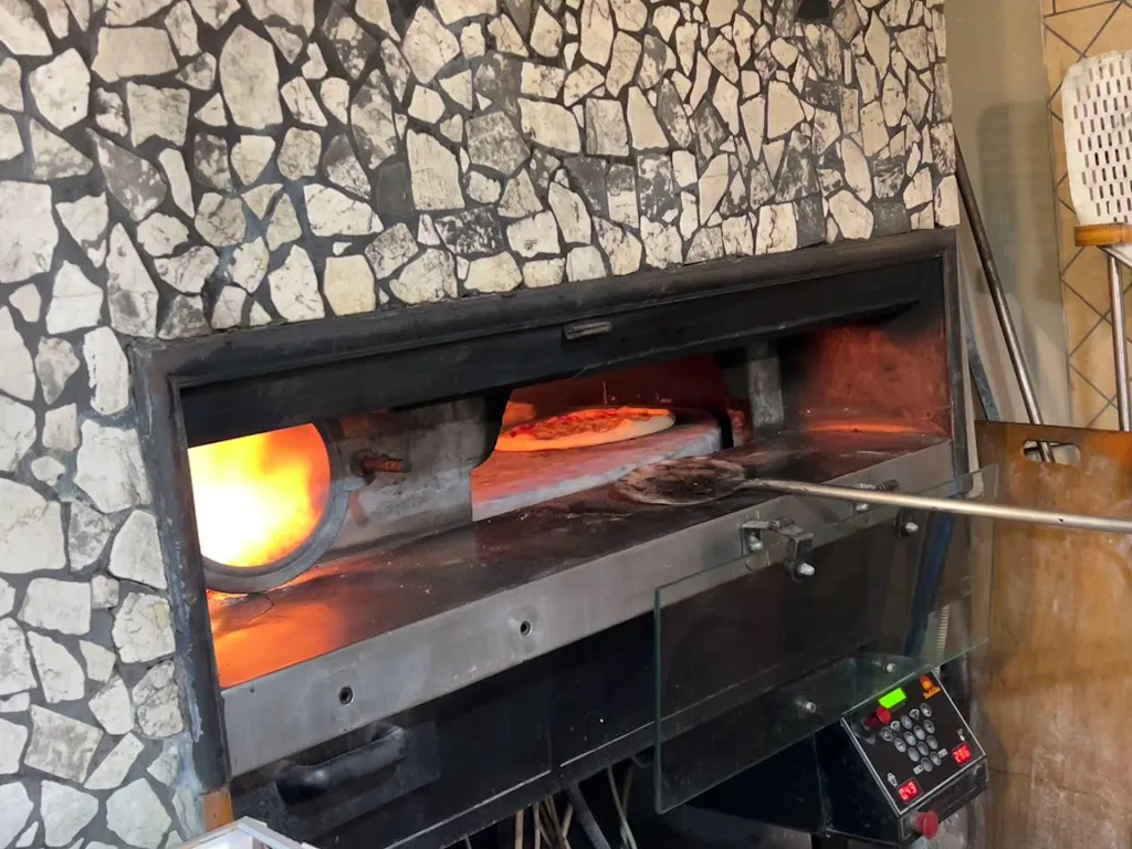 Oasi Pizza restaurant in Casorate Sempione