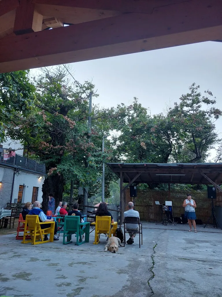 Controvento Trekking di Antea Franceschin_Grotto del Sorriso_Cassano Valcuvia_review