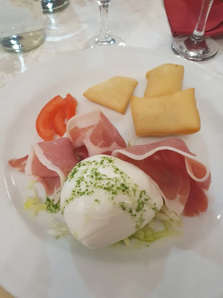 Ristorante Lago dei Salici - Villa Puccini 2_Cassano Valcuvia_slider_image_3