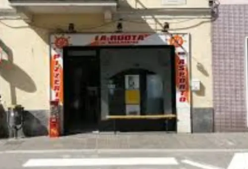 Pizzeria La Ruota restaurant in Cassolnovo