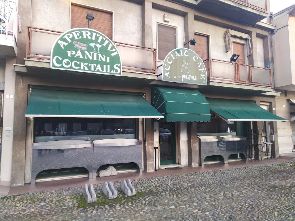 Bar Acciaio restaurant in Cassolnovo