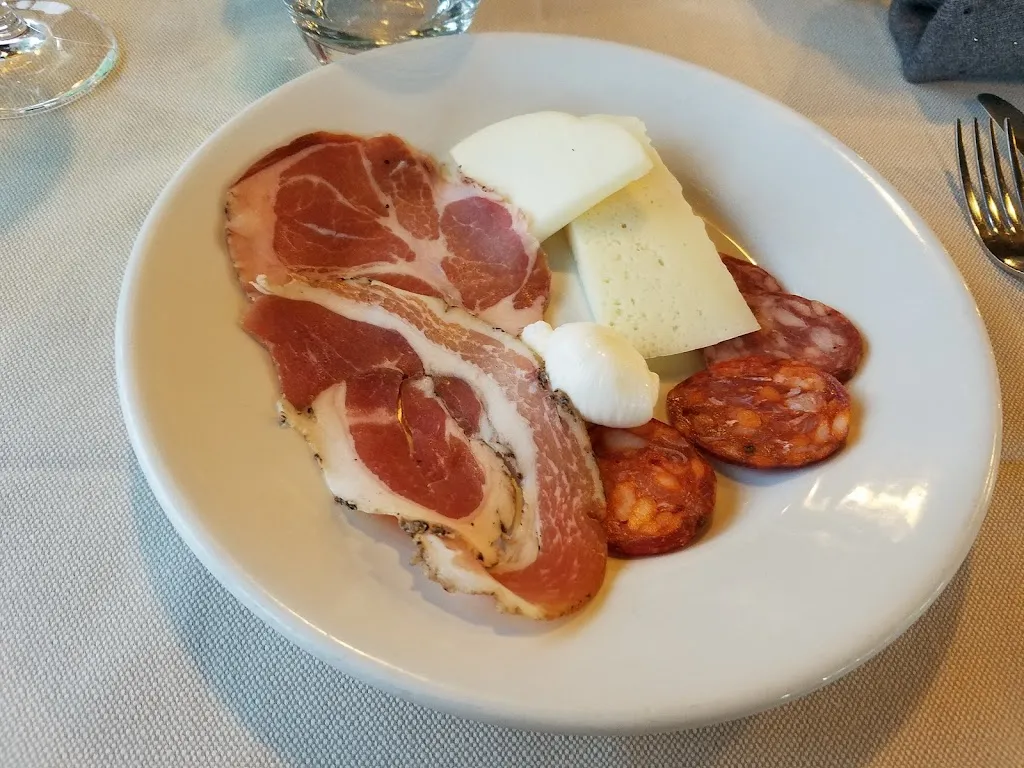 Stefano M_L'Olmo Bello_Alberobello_review