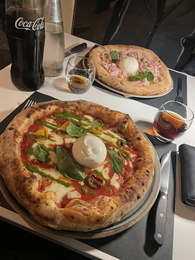 Sara Kostanjevec_Pizzeria La Rocca 019_Castegnato_review