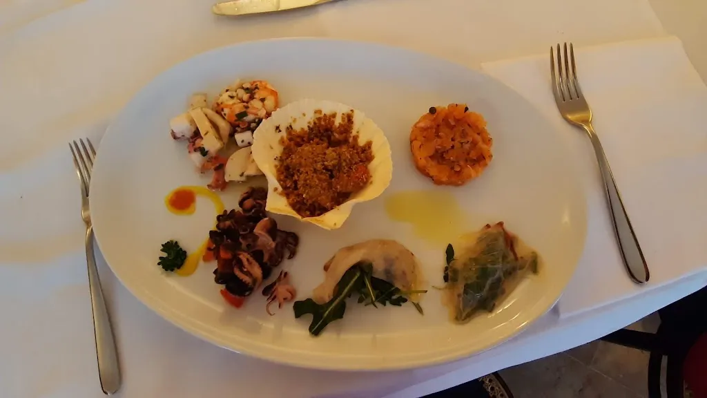 Arte imperfetta Elisa Longhi_Ristorante “Trattoria Stazione”_Castel d'Ario_review