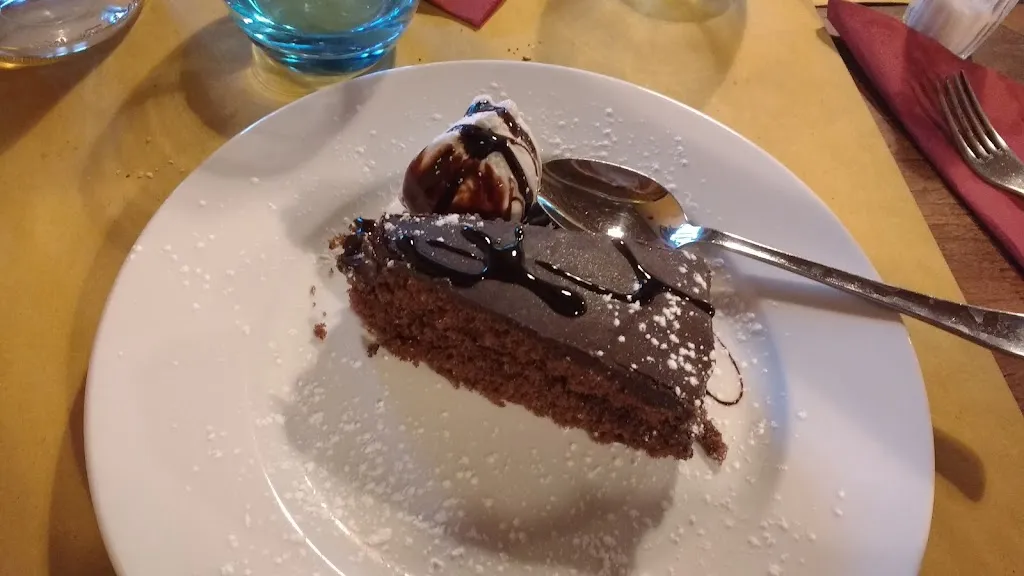 Alessandro Reati_La Padella e la Brace_Castel Gabbiano_review