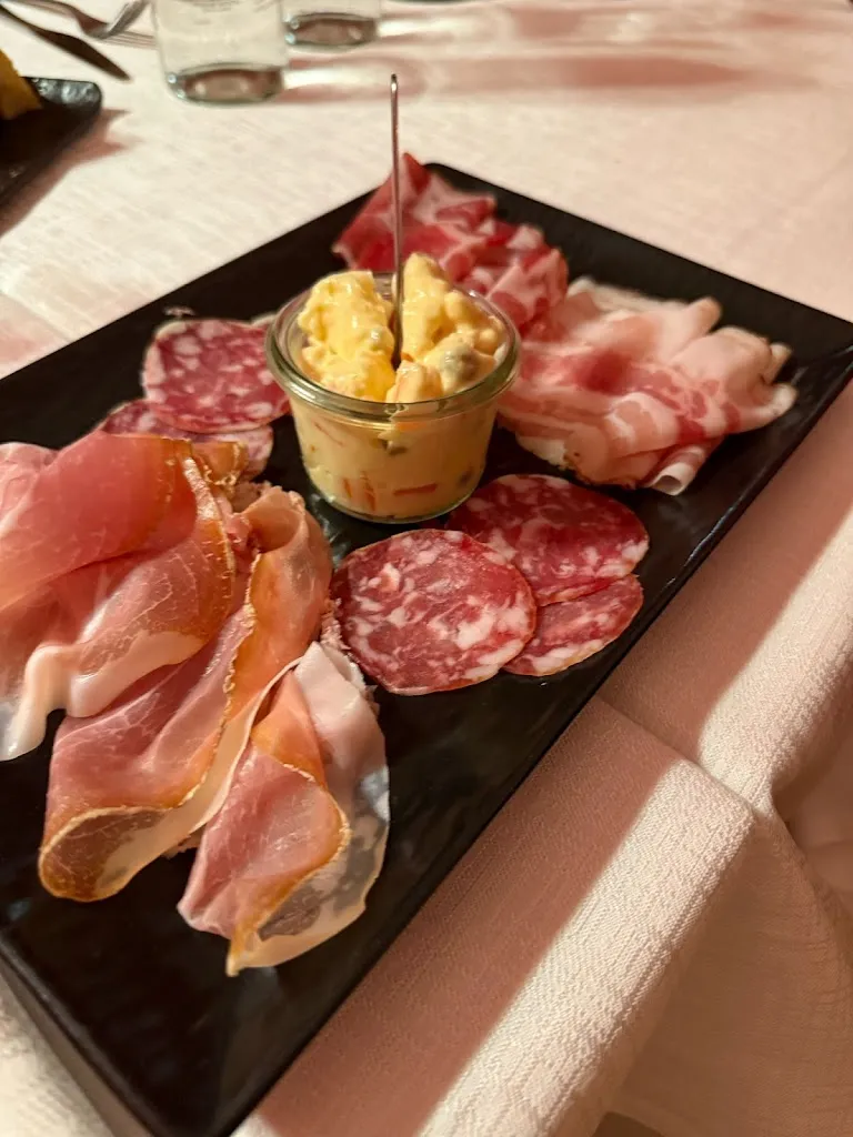 Osteria del Vinacciolo_Castano Primo_slider_image_3