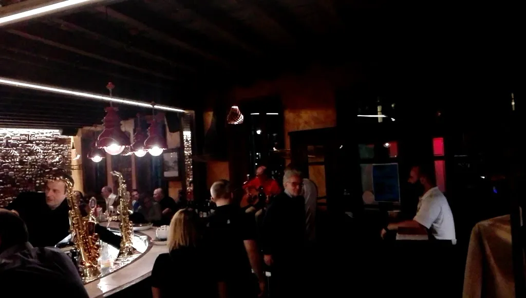 Gamba de Legn Bistrot_Castano Primo_slider_image_2