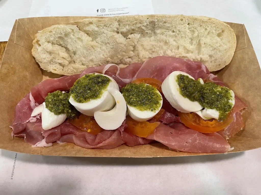 Paninnguaq Berthelsen_Paninoteca Pane e Mozza - casari e salumieri_Alberobello_review