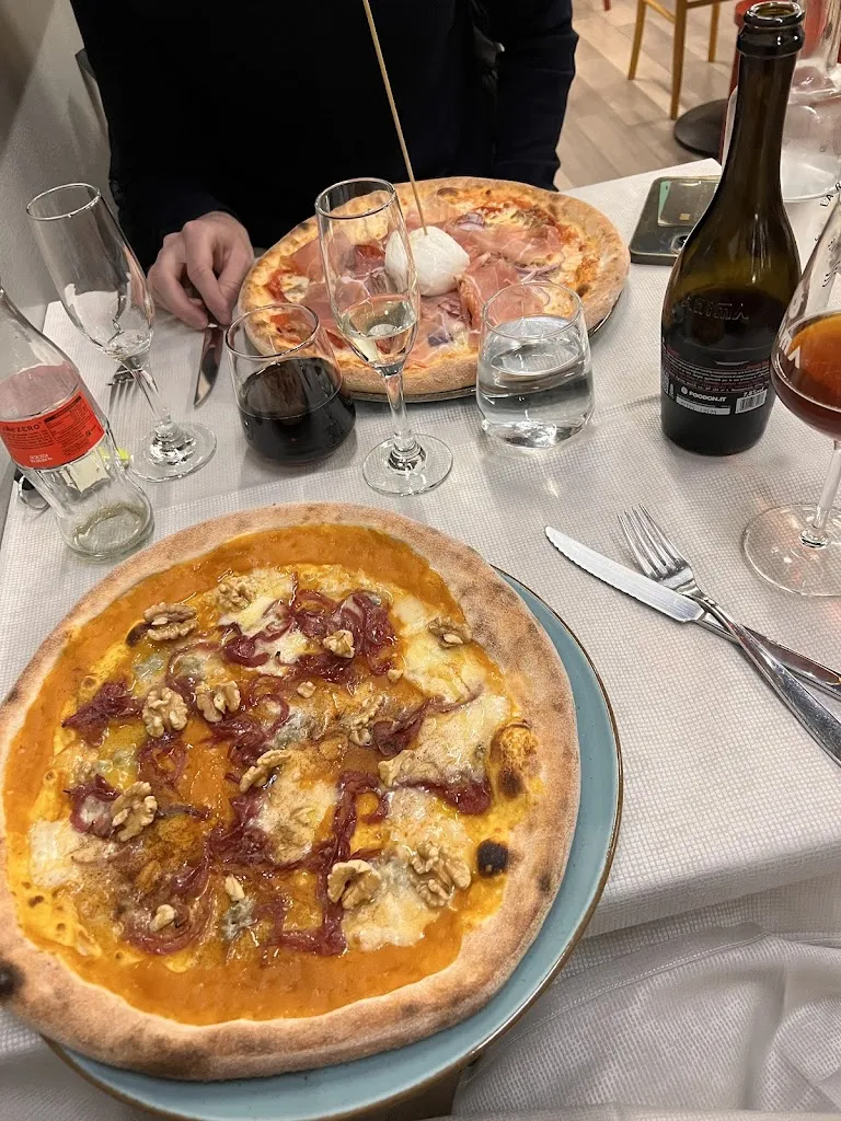 Sólrún Ásta_La Ruota* Pizzeria Ristorante_Castano Primo_review