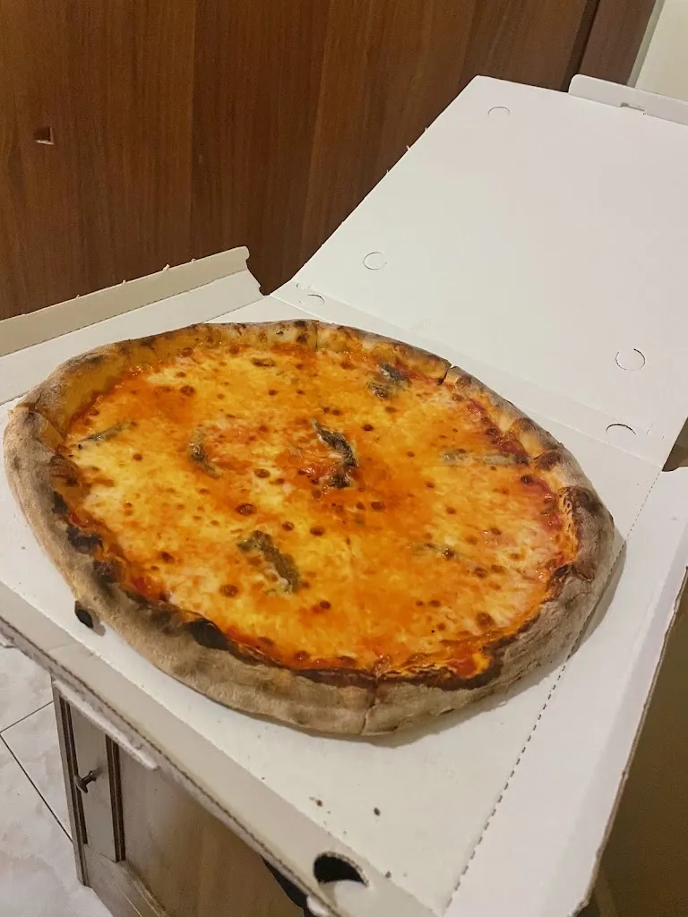 Tobias Siegmund_Pizzeria Fuori Strada_Castano Primo_review