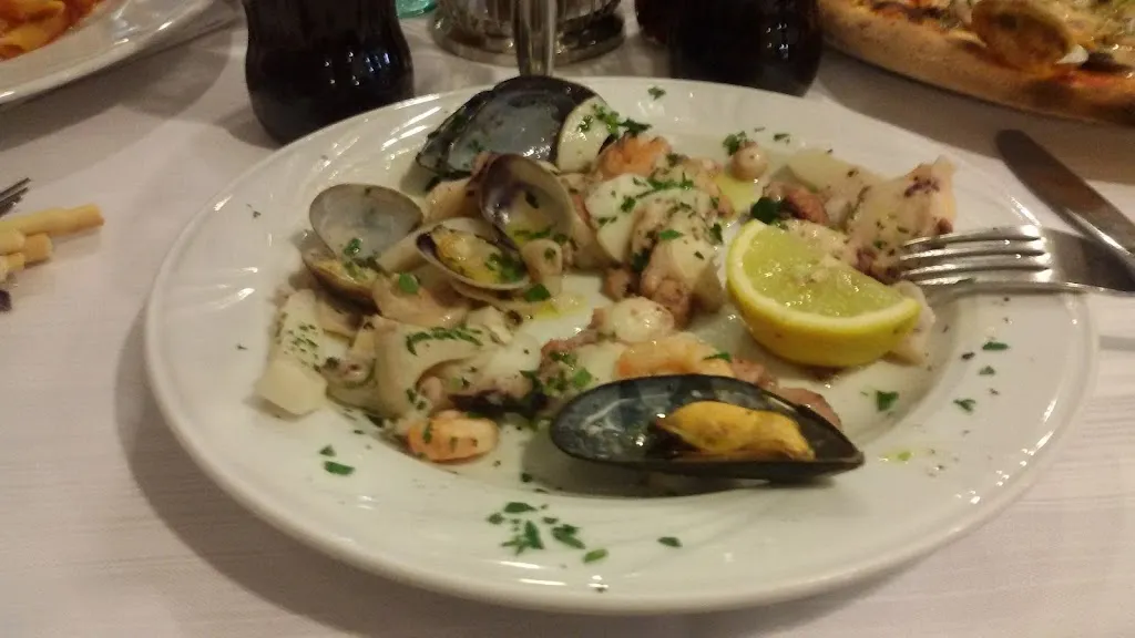 Menu_Pizzeria Ristorante Mediterraneo_Castano Primo_image_5