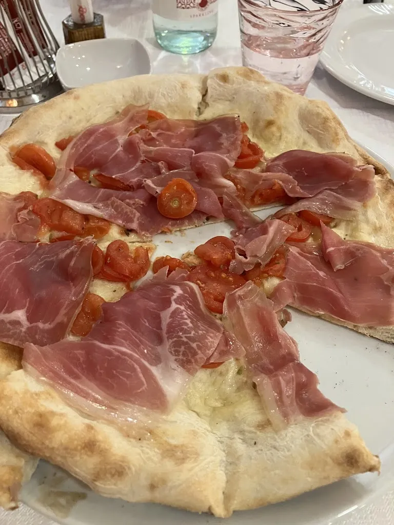 Pizzeria Ristorante Mediterraneo_Castano Primo_slider_image_3