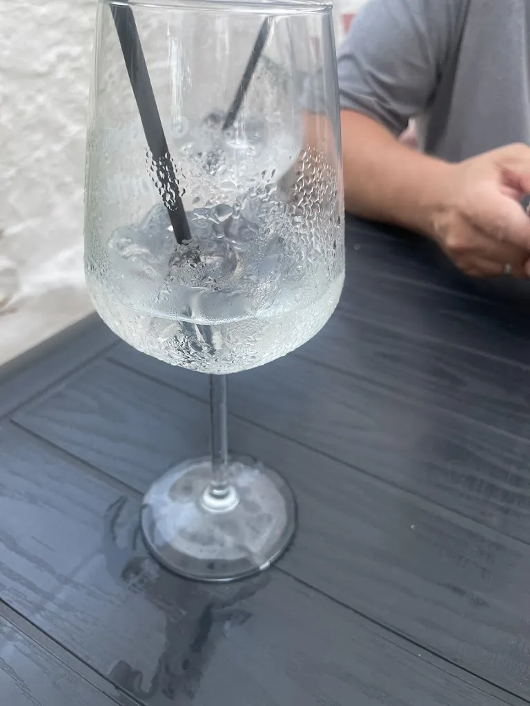 Camilla Ackey Wolf_NeWynd Bar & traditional food experience_Alberobello_review