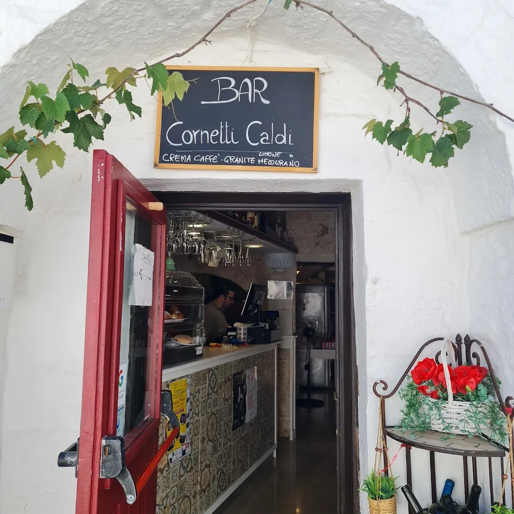 NeWynd Bar & traditional food experience restaurant in Alberobello