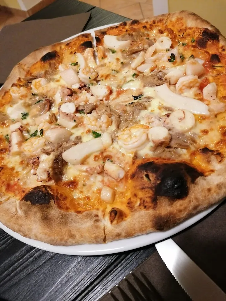 Pizzeria Aquila Nera_Casteldidone_slider_image_3