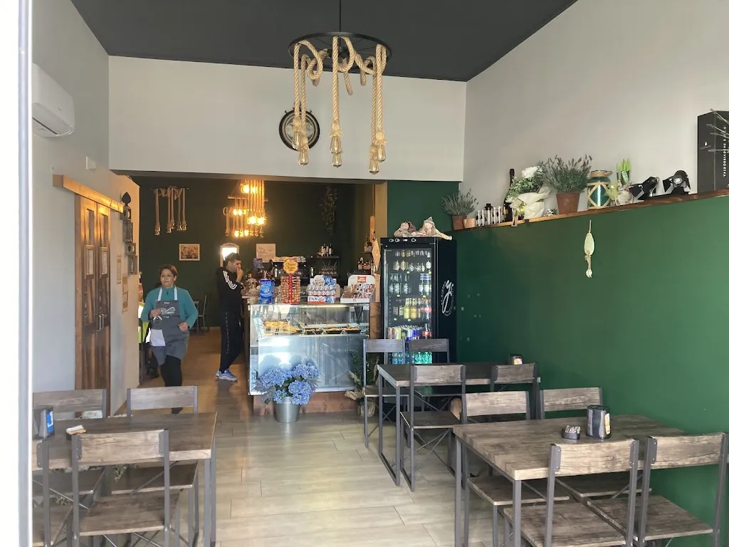 Mivida Cafe restaurant in Alberobello