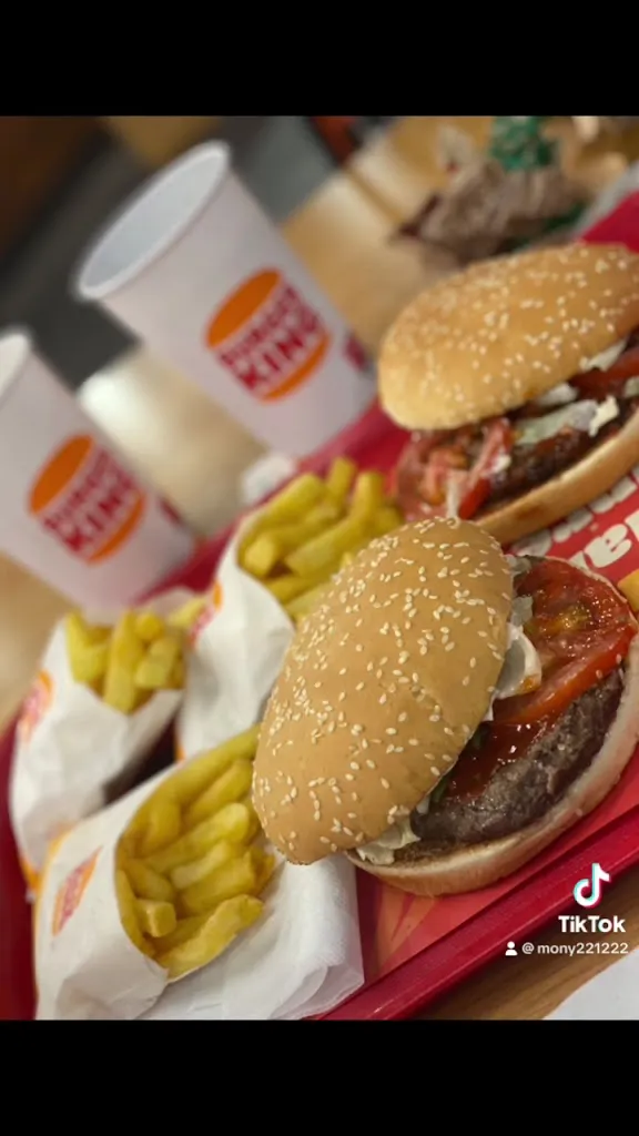 Burger King_Castel Mella_slider_image_2