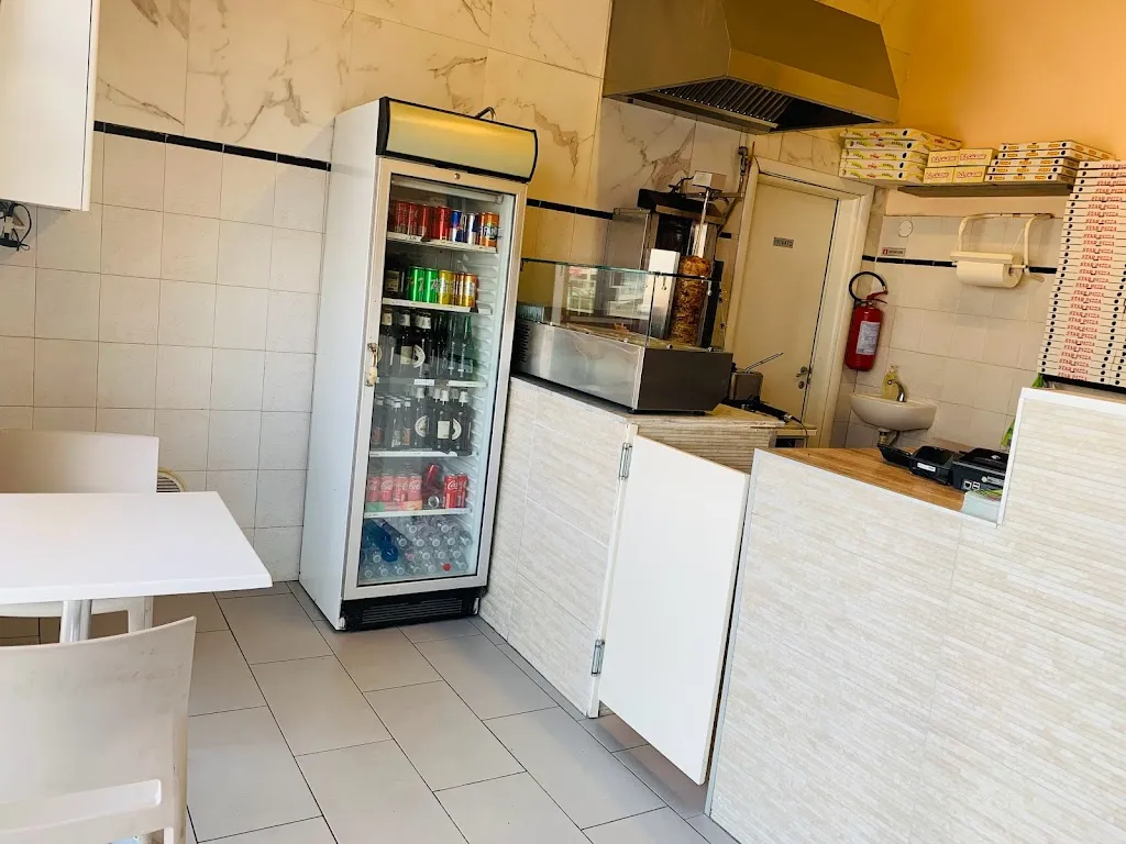 Star Pizza Kebab restaurant in Castel Mella