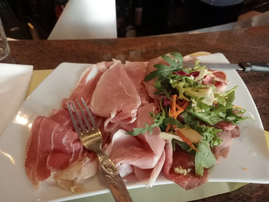 Davide Corti_Bar Tabaccheria Mary Flowers_Castelletto di Branduzzo_review