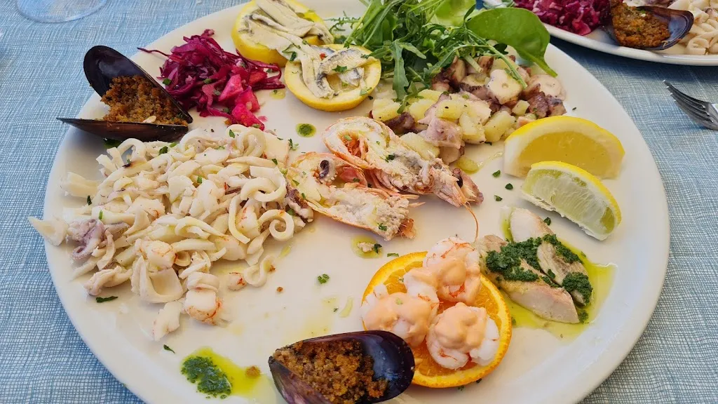 David Benton_Lido Miramare da Sandro_Borgo Santa Maria Immacolata_review