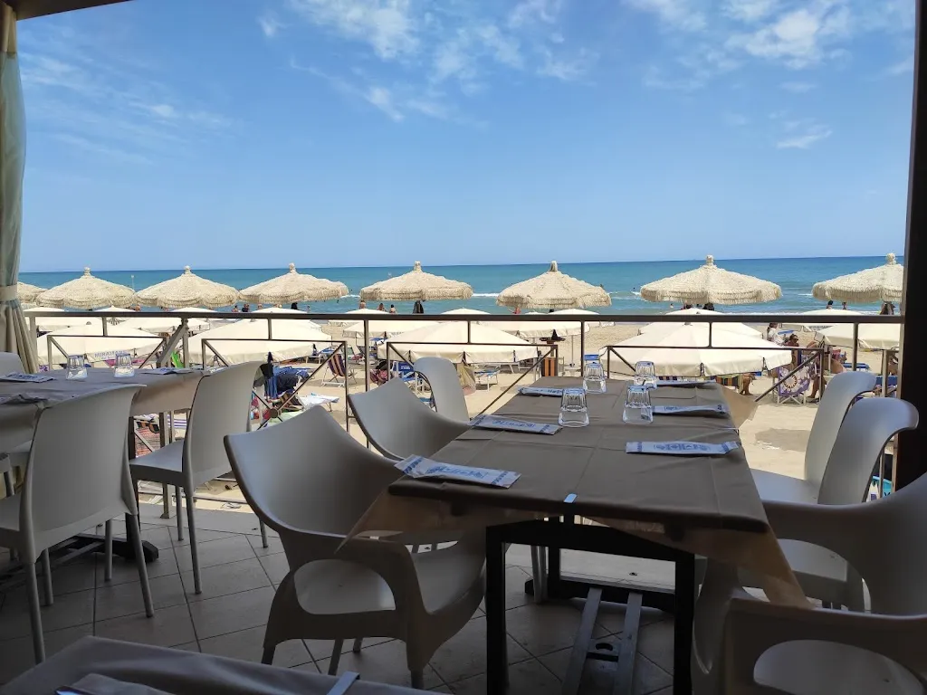 Lido Miramare da Sandro restaurant in Borgo Santa Maria Immacolata