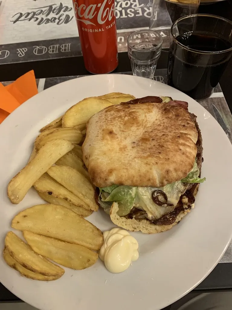 Ivan Herasymov_Nel cuore del mondo_Castelletto_review