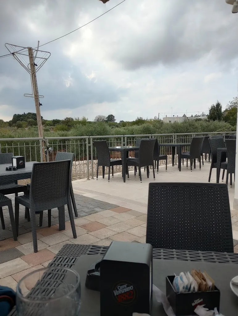 Ruth Bendell_Jo&le_Alberobello_review