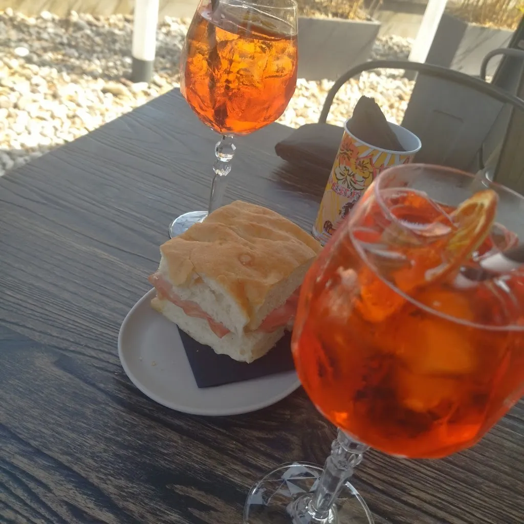 Black Coffee Kitchen Bar_Castellucchio_slider_image_3