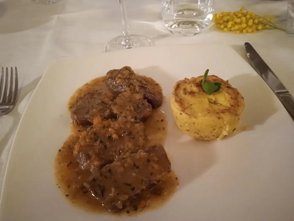 Tre Rose_Castelleone_slider_image_2