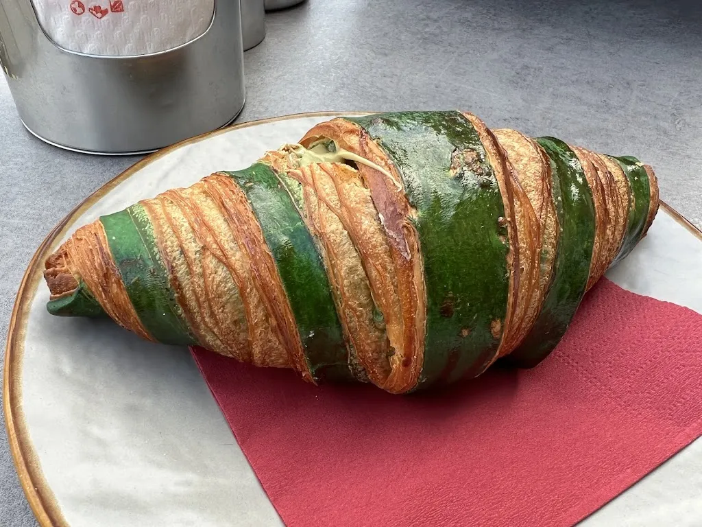 Davide Soliani - Landscapes and a Fuji_Rabaioli pane dolci e caffè_Castelleone_review