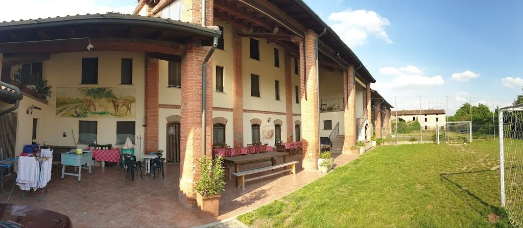 Farmhouse Cascina Cantone restaurant in Castelleone