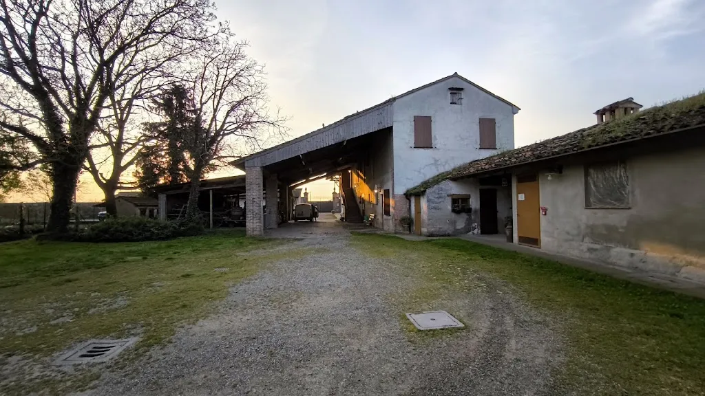 Agriturismo Santa Maria Bressanoro restaurant in Castelleone
