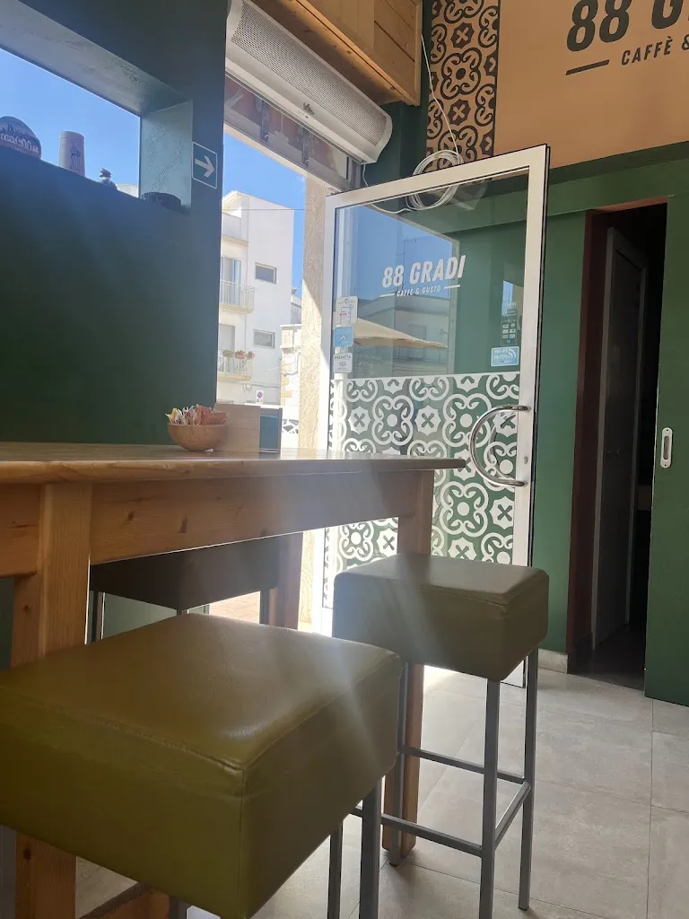 Idris_88 GRADI | Caffè & Gusto_Alberobello_review