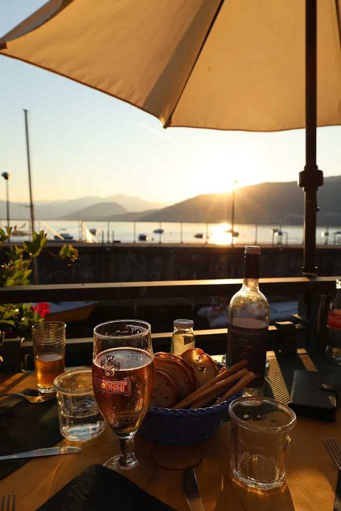 Sunset Bistro_Castelveccana_slider_image_3