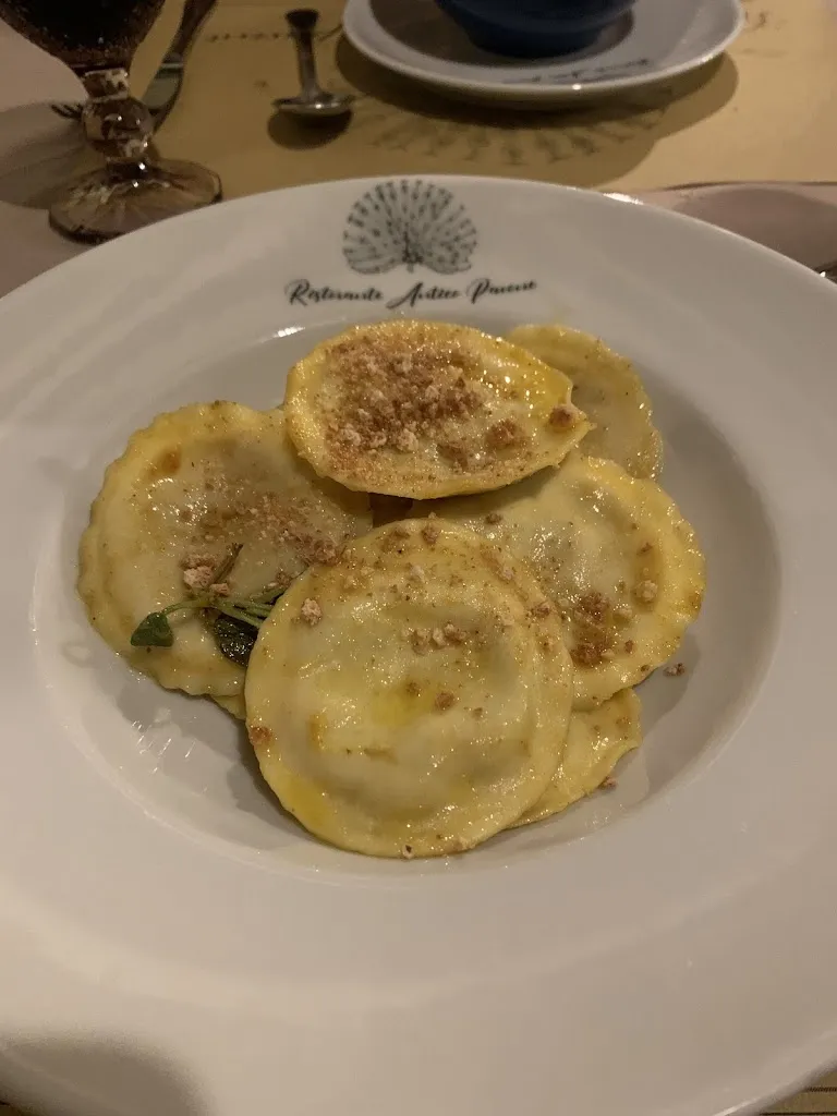 Martina Costanzo_Antico Pavone_Castelvisconti_review